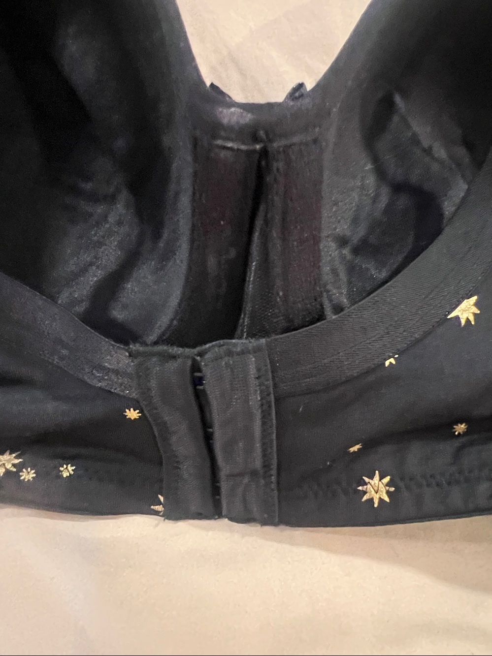 Cacique ladies Black Bra with Gold Star Print size 38dd - Picture 5 of 8